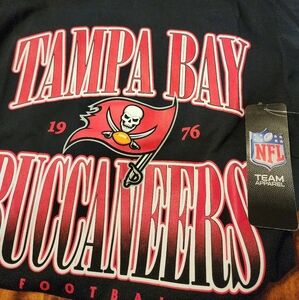 NFL Team Apparel Women's Tampa Bay Bucaneers Short Sleeve Tshirt Size Small